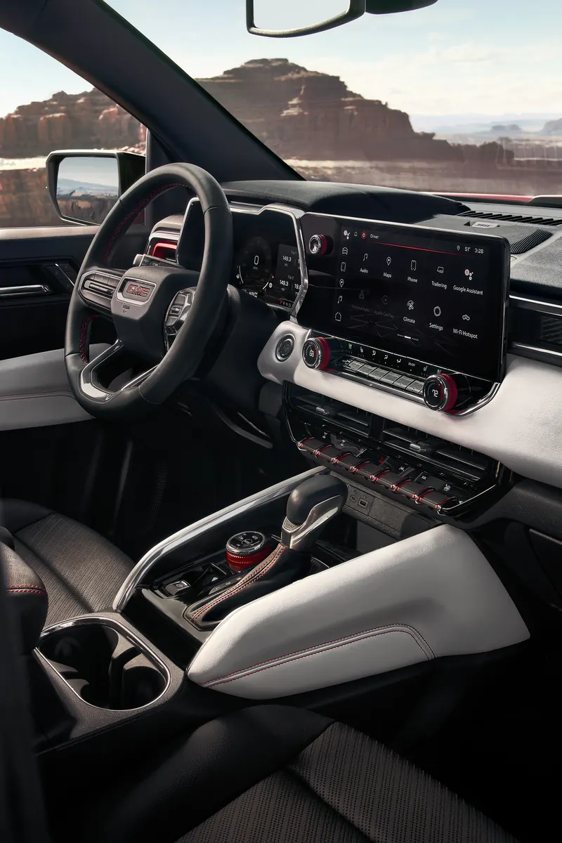 2026 GMC Canyon infotainment system at Peppers GMC in Paris TN